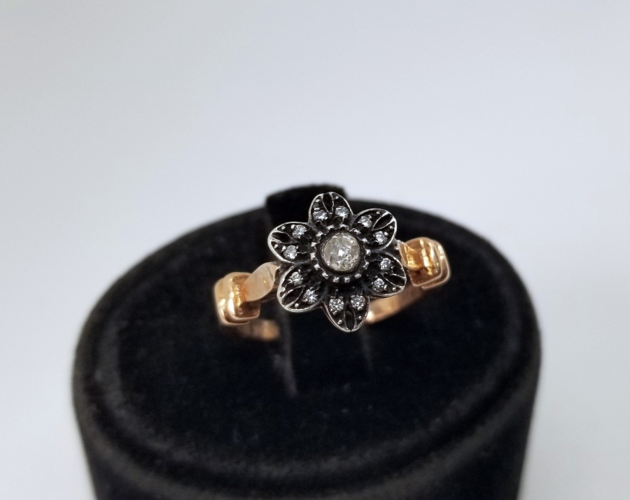 ÖZEL KESİM ELMASLI ALTIN YÜZÜK