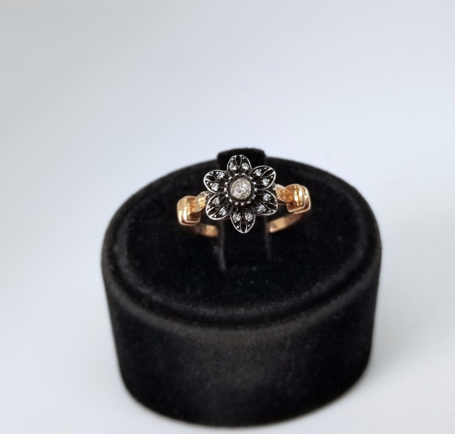 ÖZEL KESİM ELMASLI ALTIN YÜZÜK