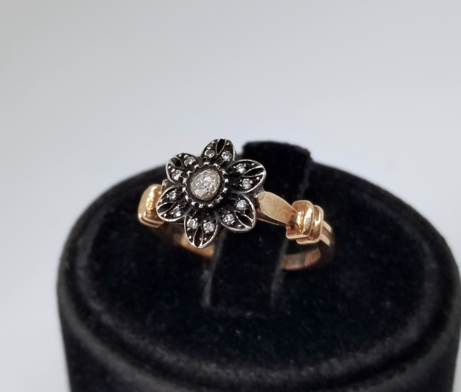 ÖZEL KESİM ELMASLI ALTIN YÜZÜK