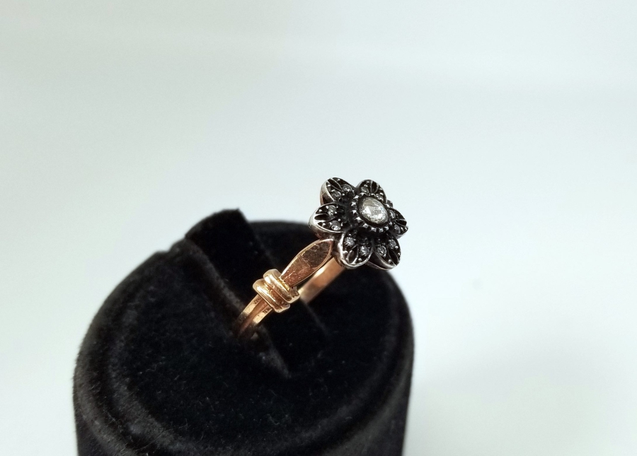 ÖZEL KESİM ELMASLI ALTIN YÜZÜK