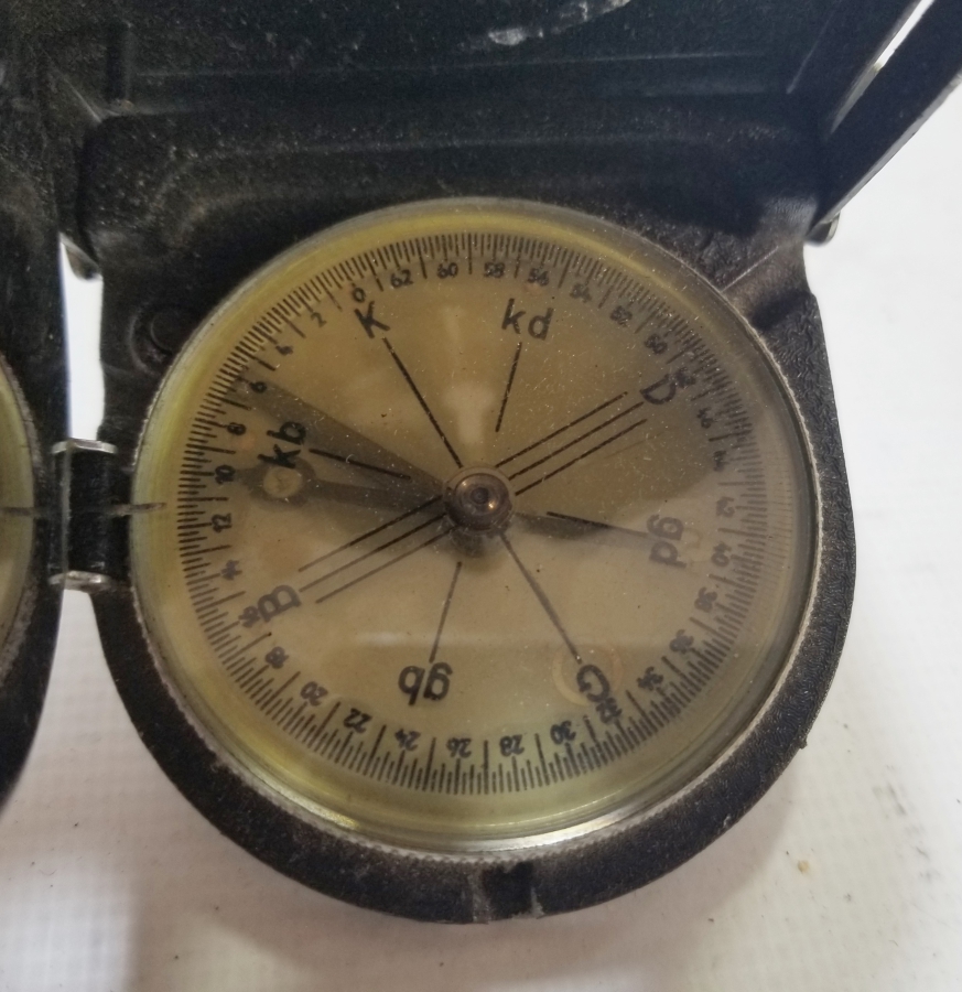 ORİJİNAL DERİ KILIFINDA ANTİKA ASKERİ PUSULA