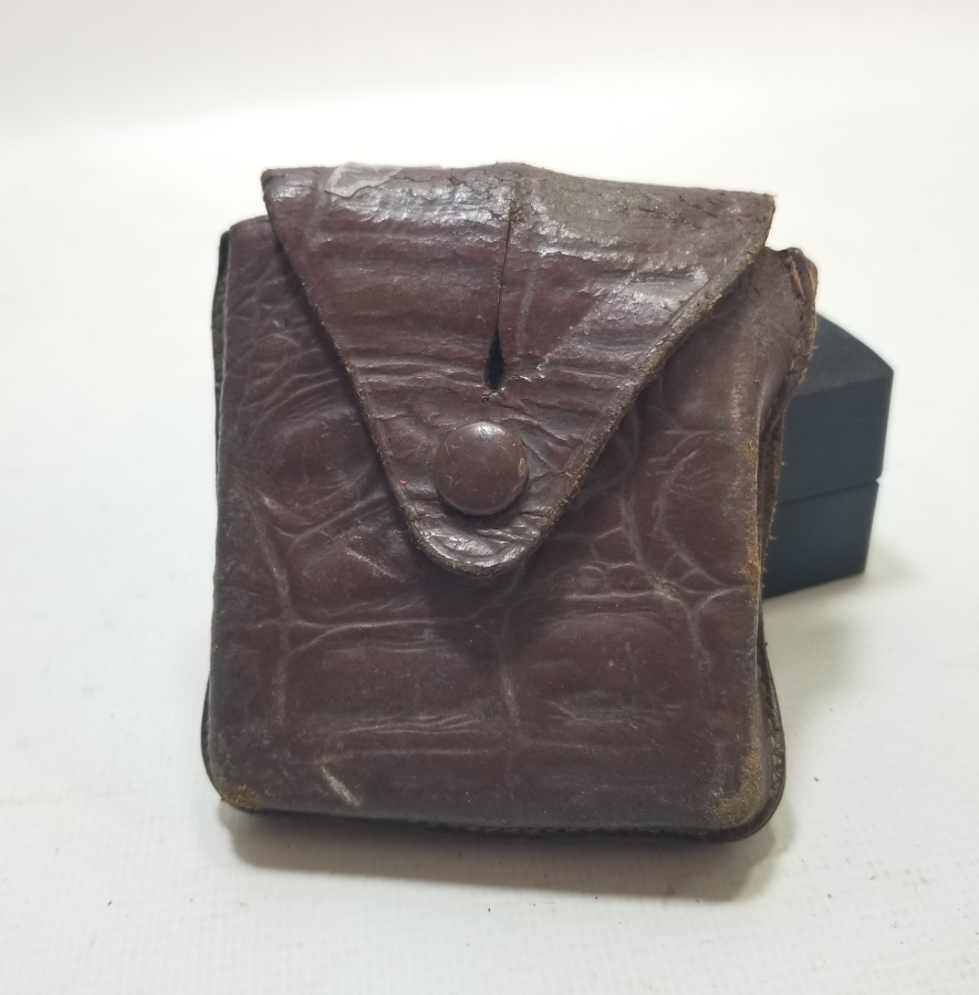 ORİJİNAL DERİ KILIFINDA ANTİKA ASKERİ PUSULA