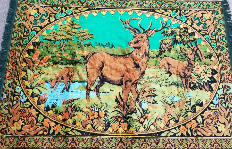 ANTİKA GEYİKLİ DUVAR HALISI