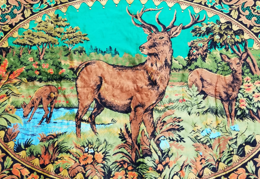 ANTİKA GEYİKLİ DUVAR HALISI