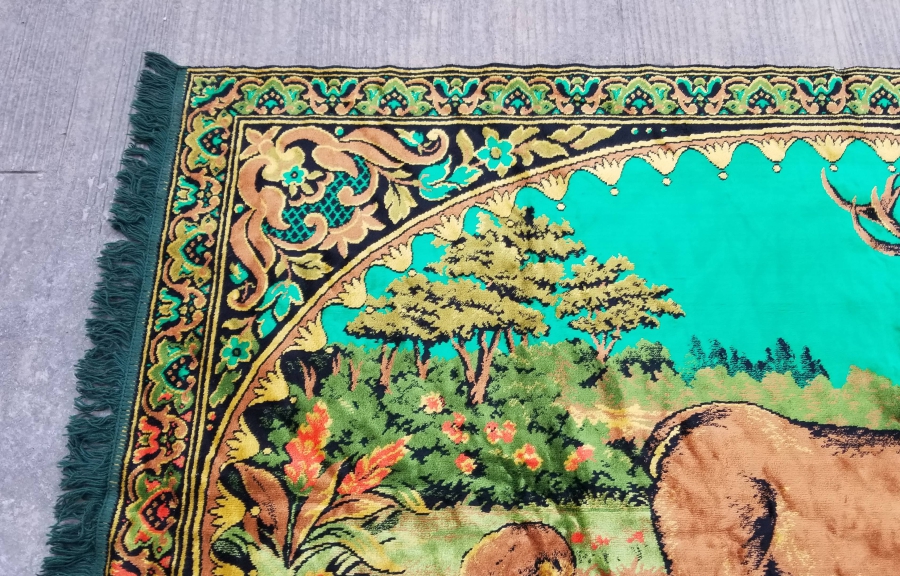 ANTİKA GEYİKLİ DUVAR HALISI