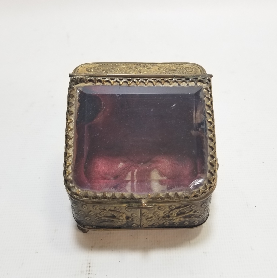 KABARTMA İŞÇİLİKLİ NADİR FORMDA ŞEYTANLI PRİOR CEP SAATİ STANDI