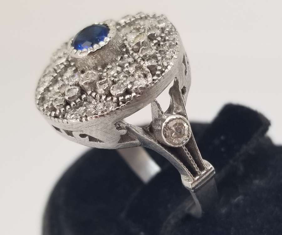 PIRLANTA VE SAFİR TAŞLI YÜZÜK