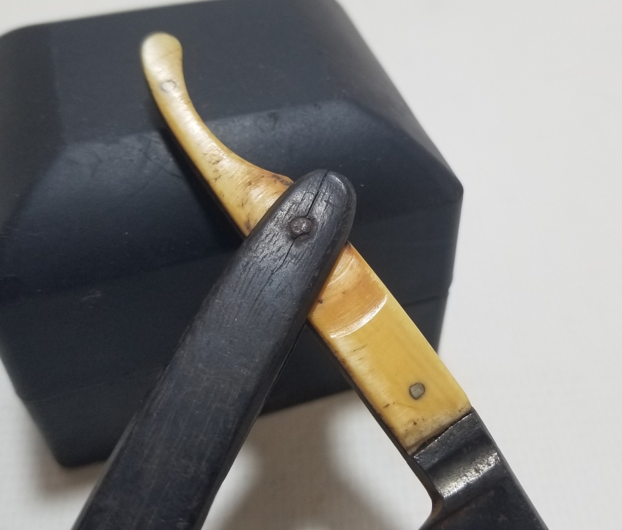 OSMANLI DÖNEMİ FİLDİŞİ APLİKLİ NADİR BERBER USTURASI