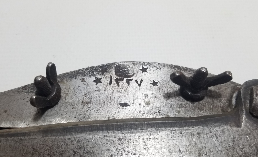 USTA DAMGALI VE TARİHLİ OSMANLI DÖNEMİ NADİR HEREKE HALI MAKASI