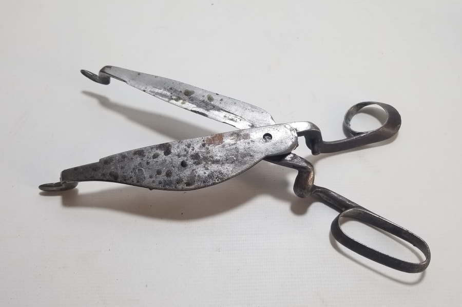 USTA DAMGALI VE TARİHLİ OSMANLI DÖNEMİ NADİR HEREKE HALI MAKASI