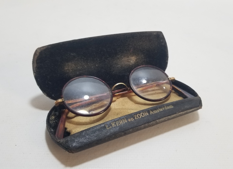 ORİJİNAL KUTUSUNDA OSMANLI DÖNEMİ NADİR BAĞA GÖZLÜK