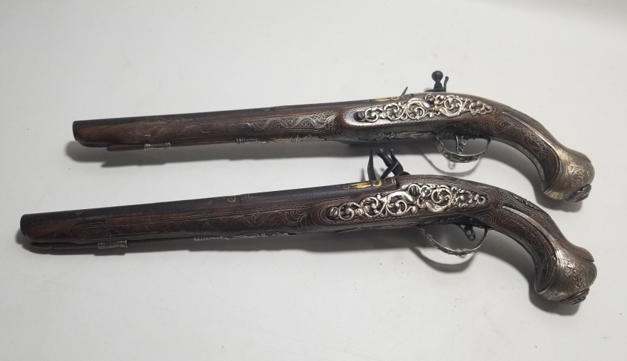 ALTIN ÇAKMA İŞÇİLİKLİ VE GÜMÜŞ APLİKLİ OSMANLI ÇİFT PİŞTOV