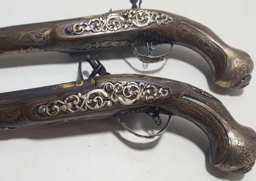 ALTIN ÇAKMA İŞÇİLİKLİ VE GÜMÜŞ APLİKLİ OSMANLI ÇİFT PİŞTOV