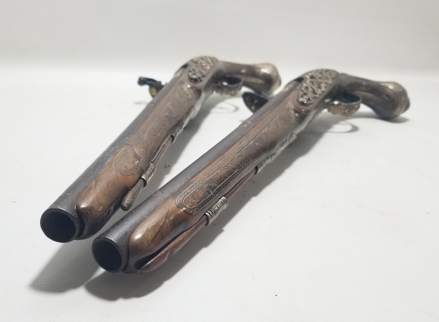 ALTIN ÇAKMA İŞÇİLİKLİ VE GÜMÜŞ APLİKLİ OSMANLI ÇİFT PİŞTOV