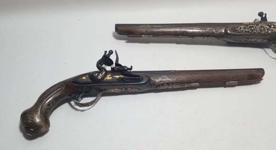 ALTIN ÇAKMA İŞÇİLİKLİ VE GÜMÜŞ APLİKLİ OSMANLI ÇİFT PİŞTOV