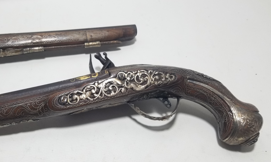 ALTIN ÇAKMA İŞÇİLİKLİ VE GÜMÜŞ APLİKLİ OSMANLI ÇİFT PİŞTOV