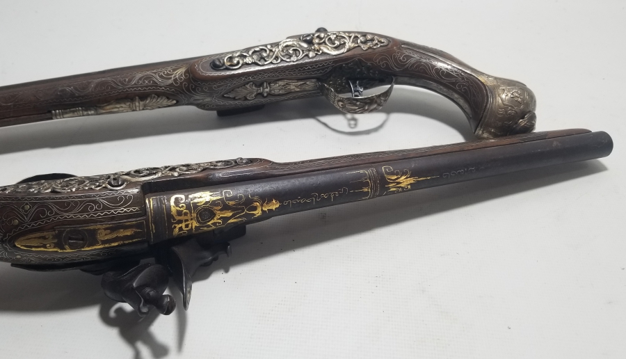 ALTIN ÇAKMA İŞÇİLİKLİ VE GÜMÜŞ APLİKLİ OSMANLI ÇİFT PİŞTOV