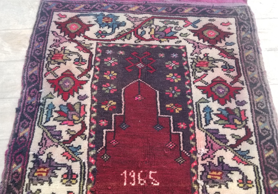 1965 TARİHLİ EL DOKUMA KİLİM SECCADE