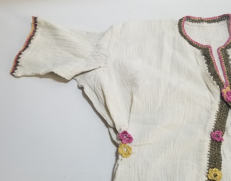 YAKA VE KOLLARI İŞLEMELİ OSMANLI DÖNEMİ EL DOKUMA NADİR ÇOCUK ENTARİSİ