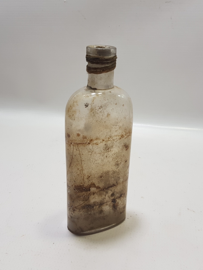 ÜZERİ OSMANLICA VE LATİNCE YAZILI ÇOK NADİR HAKKI EKREM İLAÇ ŞİŞESİ