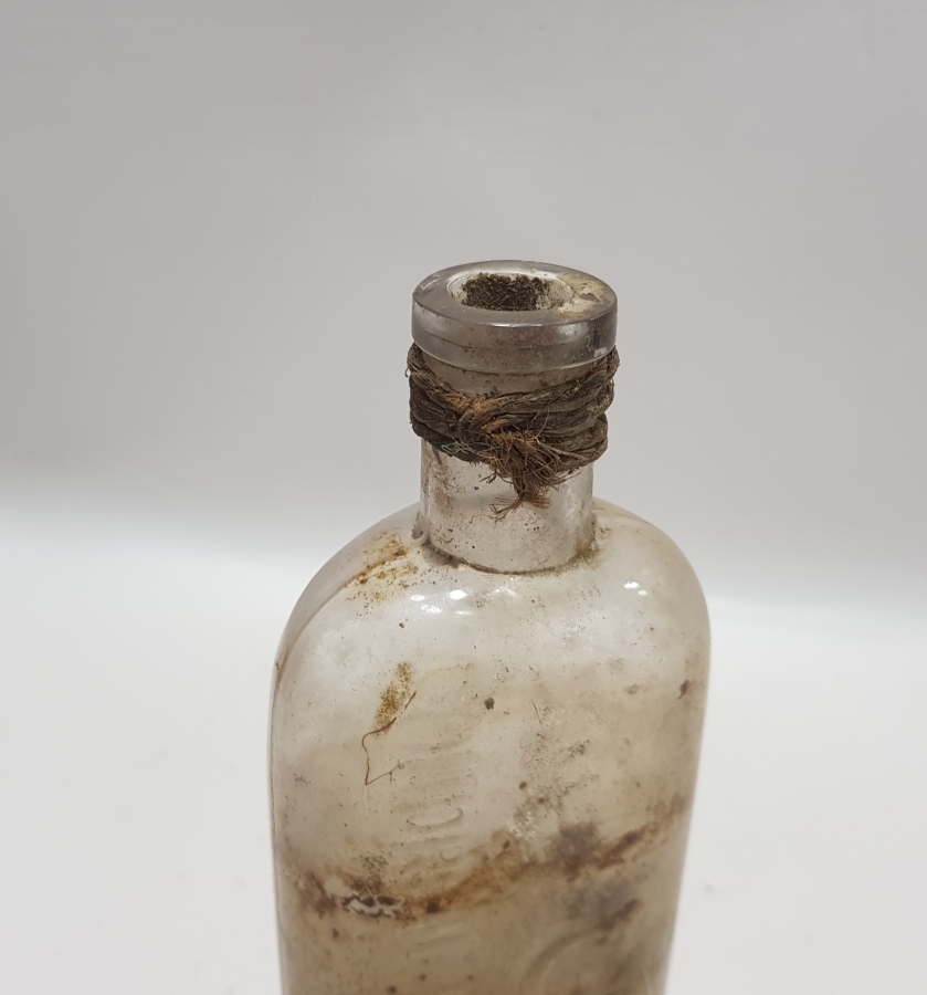 ÜZERİ OSMANLICA VE LATİNCE YAZILI ÇOK NADİR HAKKI EKREM İLAÇ ŞİŞESİ