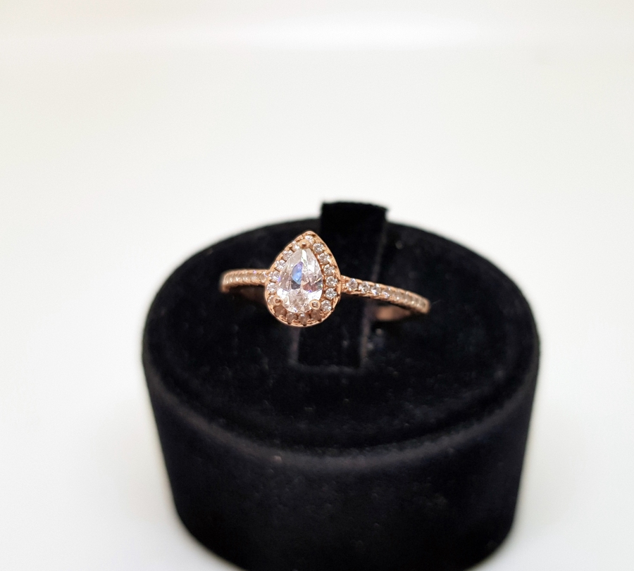 ELMAS KESİMLİ MARGAZİT TAŞLI GÜMÜŞ YÜZÜK