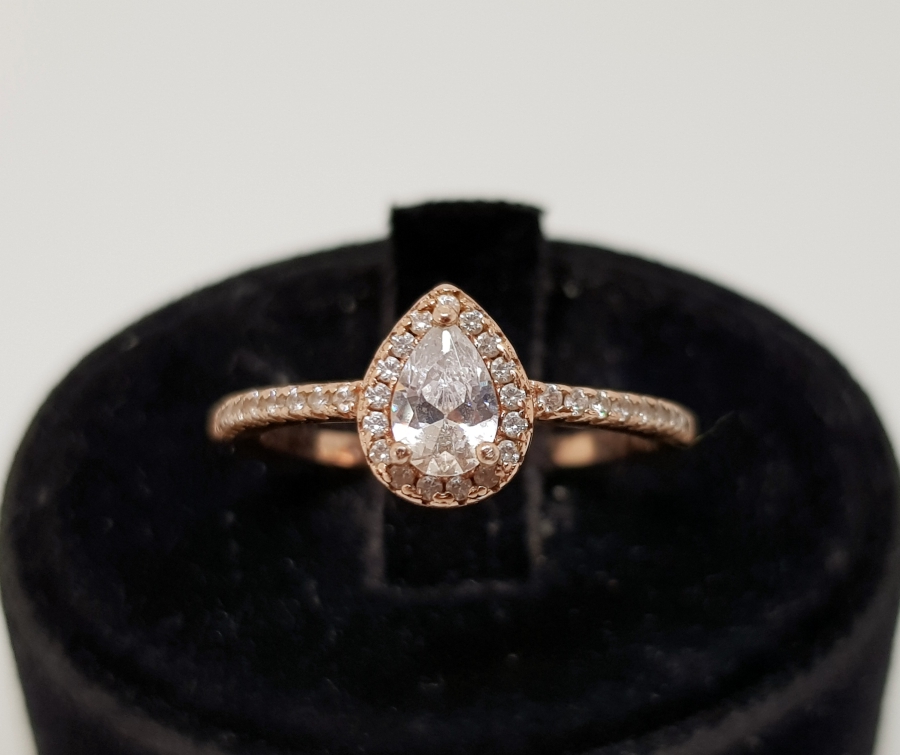 ELMAS KESİMLİ MARGAZİT TAŞLI GÜMÜŞ YÜZÜK