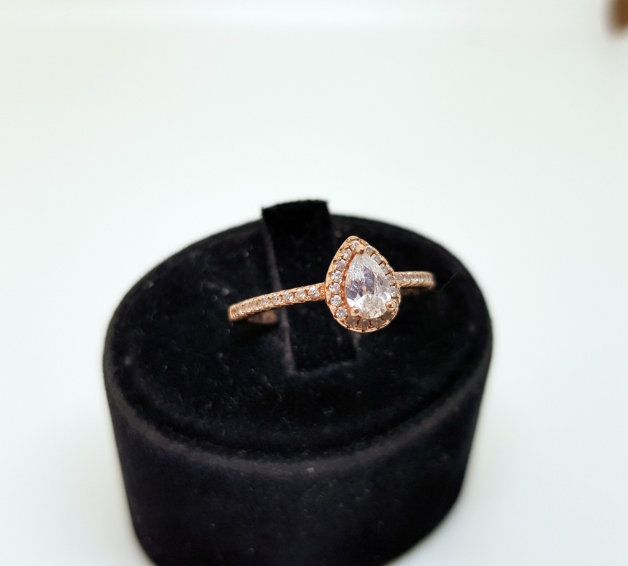 ELMAS KESİMLİ MARGAZİT TAŞLI GÜMÜŞ YÜZÜK