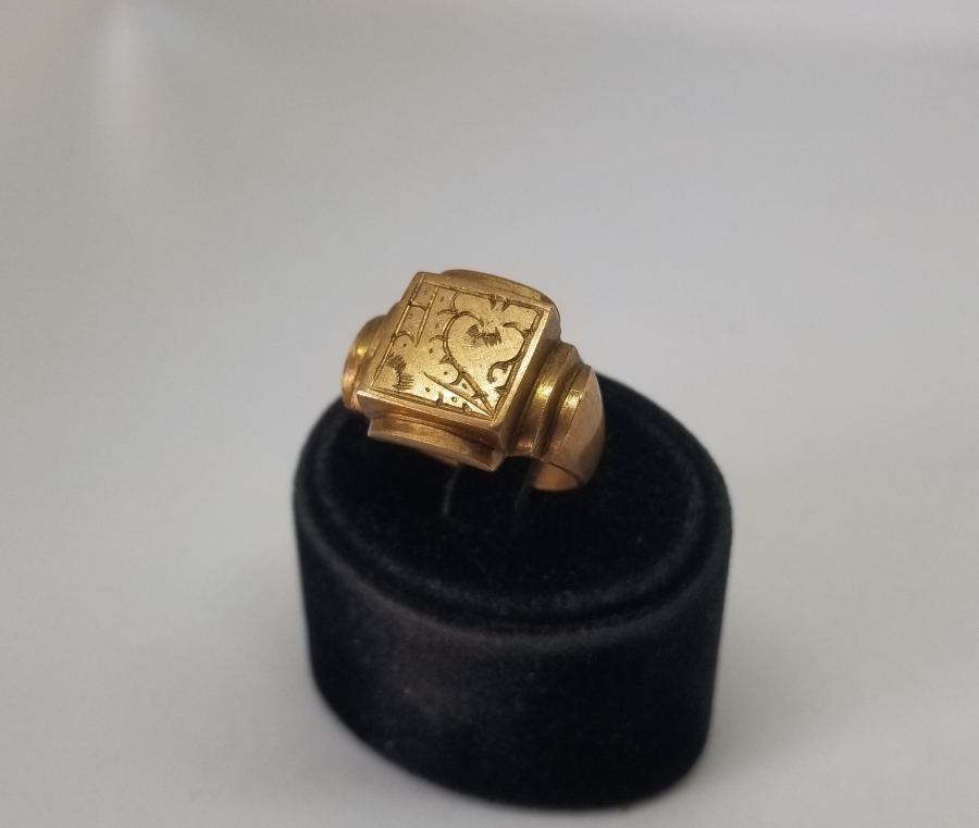 ÜZERİ KALEM İŞÇİLİKLİ ALTIN KAPLAMA ANTİKA YÜZÜK