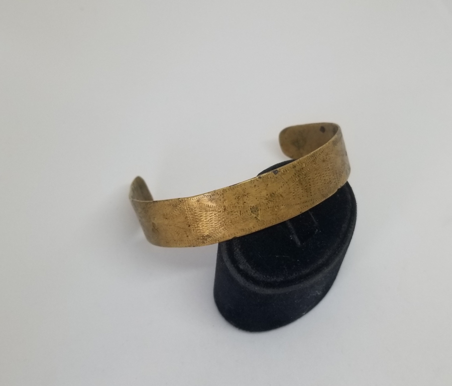 ÜZERİ İŞLEMELİ ANTİKA YEL BİLEZİĞİ - ROMATİZMA BİLEZİĞİ