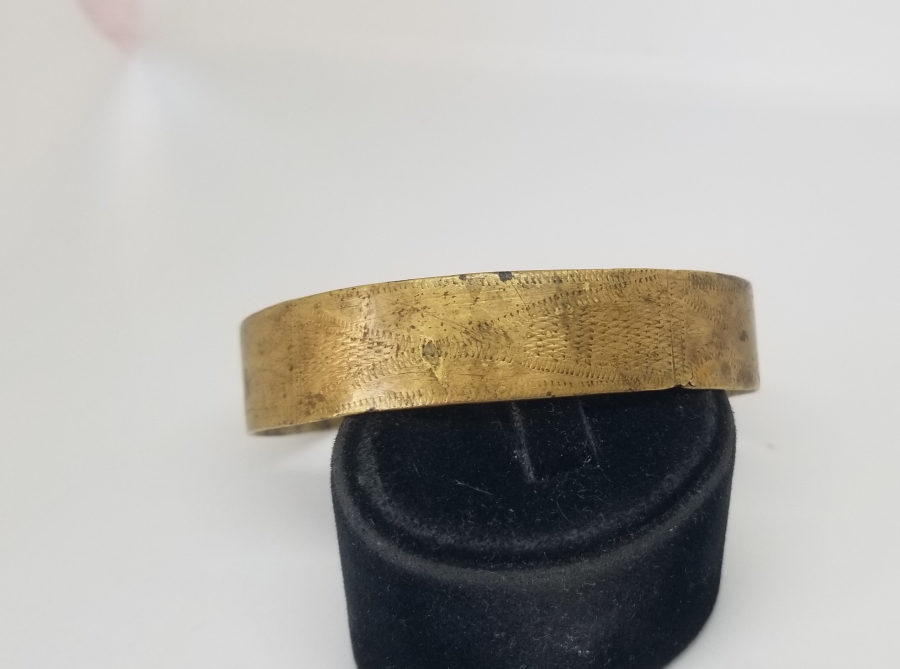 ÜZERİ İŞLEMELİ ANTİKA YEL BİLEZİĞİ - ROMATİZMA BİLEZİĞİ