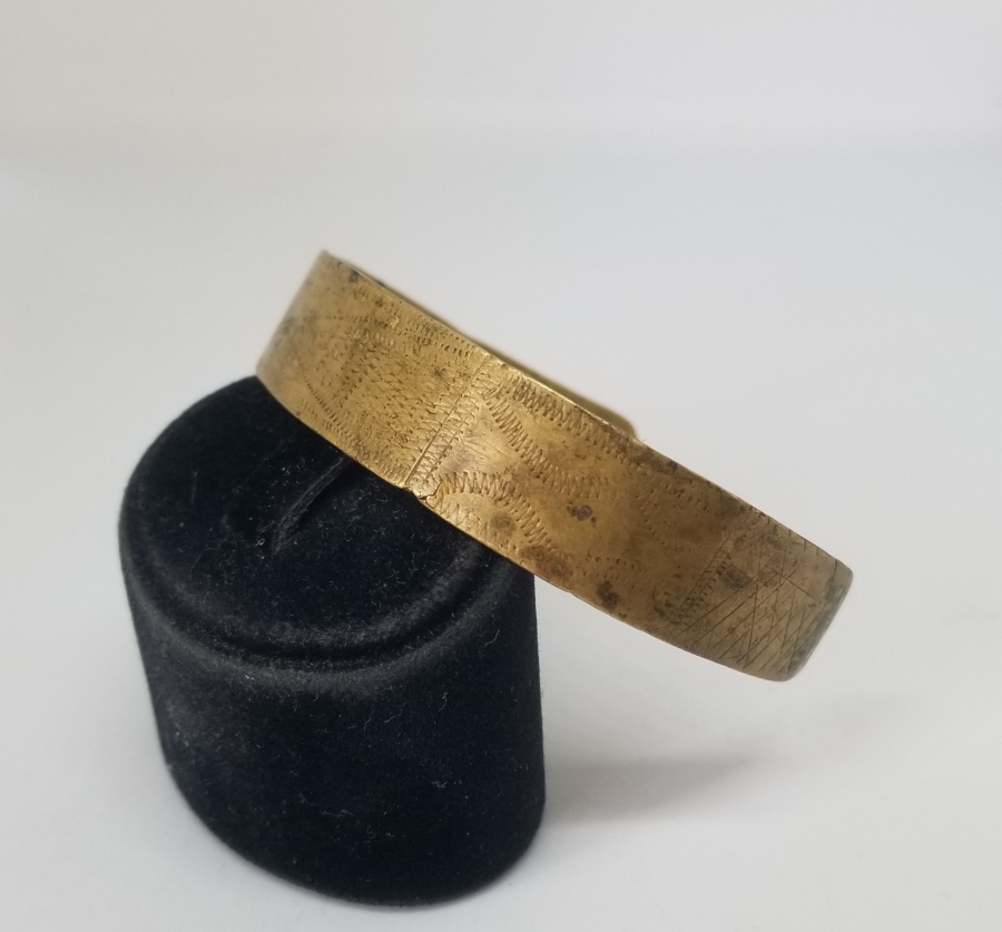 ÜZERİ İŞLEMELİ ANTİKA YEL BİLEZİĞİ - ROMATİZMA BİLEZİĞİ