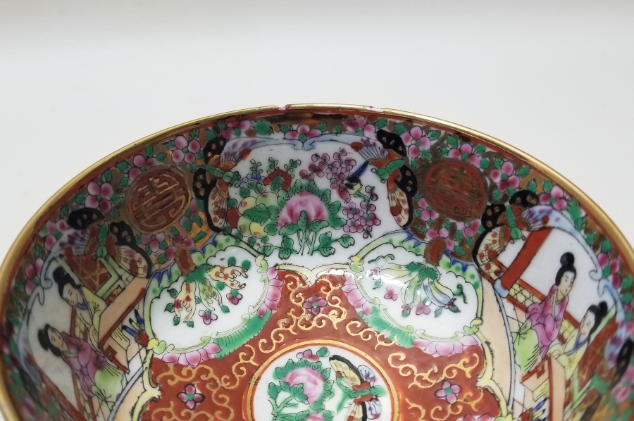 UZAKDOĞU YAPIMI PORSELEN KASE VE KAŞIK