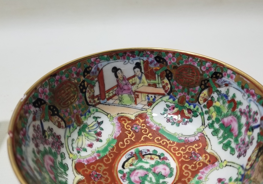 UZAKDOĞU YAPIMI PORSELEN KASE VE KAŞIK