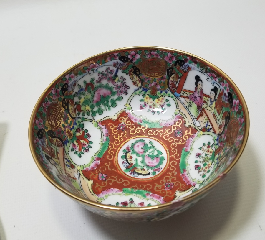 UZAKDOĞU YAPIMI PORSELEN KASE VE KAŞIK