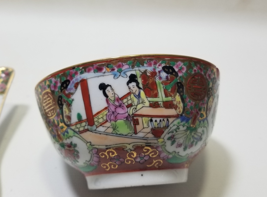 UZAKDOĞU YAPIMI PORSELEN KASE VE KAŞIK