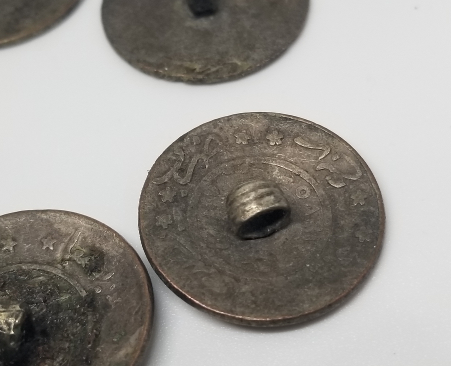 TUNUS PARALARINDAN YAPILMIŞ ANTİKA DÜĞME LOTU