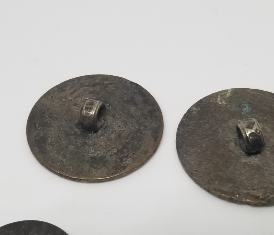 TUNUS PARALARINDAN YAPILMIŞ ANTİKA DÜĞME LOTU