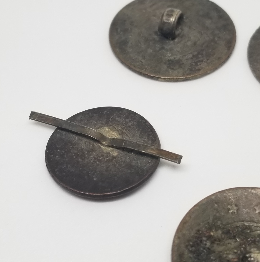 TUNUS PARALARINDAN YAPILMIŞ ANTİKA DÜĞME LOTU