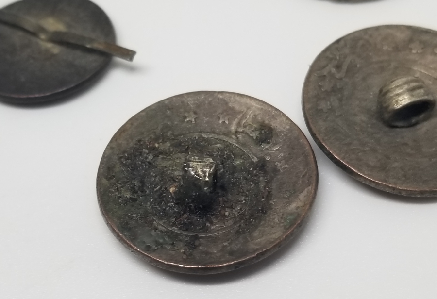 TUNUS PARALARINDAN YAPILMIŞ ANTİKA DÜĞME LOTU