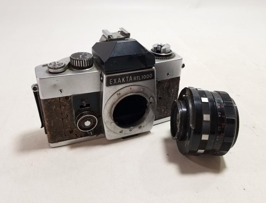 EXAKTA MARKA ANTİKA FOTOĞRAF MAKİNESİ