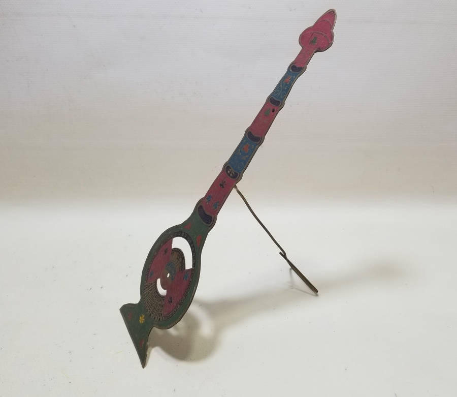 ÜZERİ MİNE İŞÇİLİKLİ 100 YILLIK ANTİKA METAL MASA TAKVİMİ