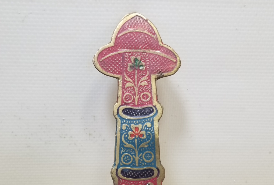 ÜZERİ MİNE İŞÇİLİKLİ 100 YILLIK ANTİKA METAL MASA TAKVİMİ