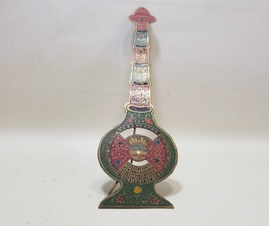 ÜZERİ MİNE İŞÇİLİKLİ 100 YILLIK ANTİKA METAL MASA TAKVİMİ