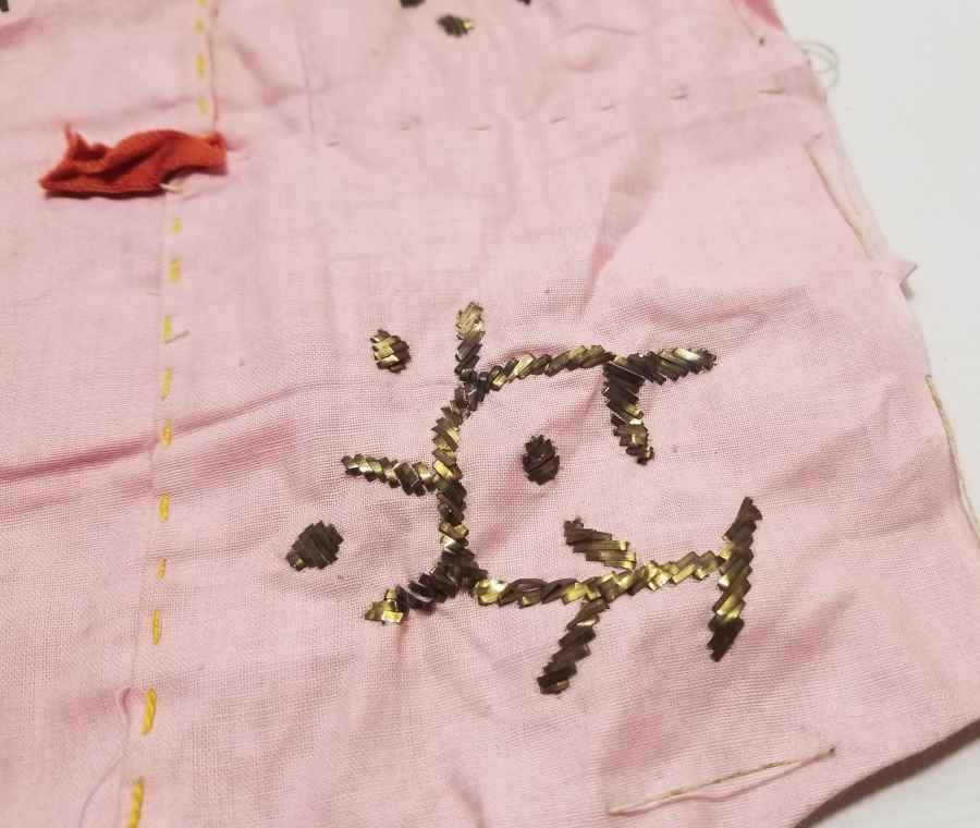 ÜZERİ OSMANLICA YAZILI OSMANLI DÖNEMİ TELKIRMA İŞÇİLİKLİ SÖZ MENDİLİ