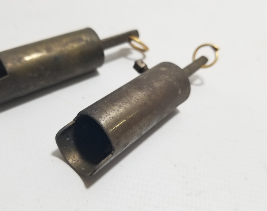 İKİ ADET ANTİKA BARUTÖLÇER