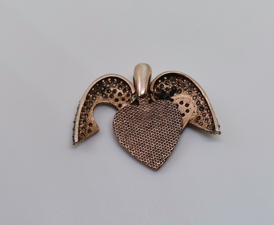 KALP FORMUNDA YAPILMIŞ MARGAZİT TAŞLI KOLYE UCU