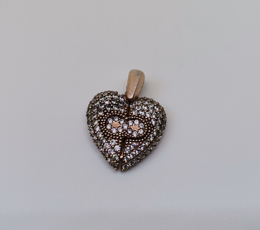 KALP FORMUNDA YAPILMIŞ MARGAZİT TAŞLI KOLYE UCU