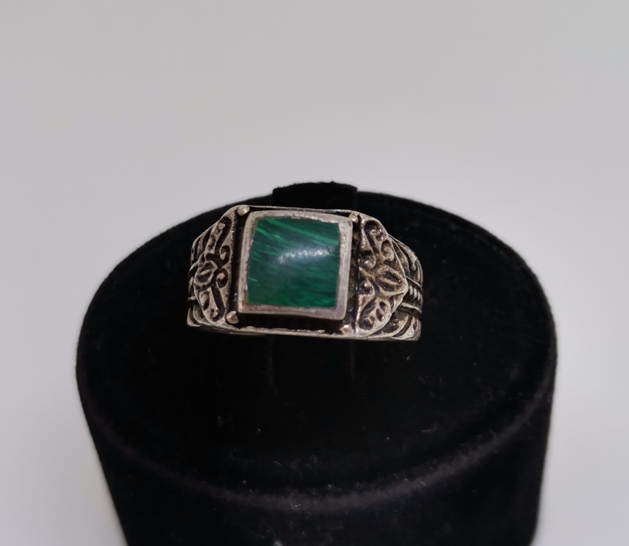 KABARTMA İŞÇİLİKLİ GÜMÜŞ YÜZÜK