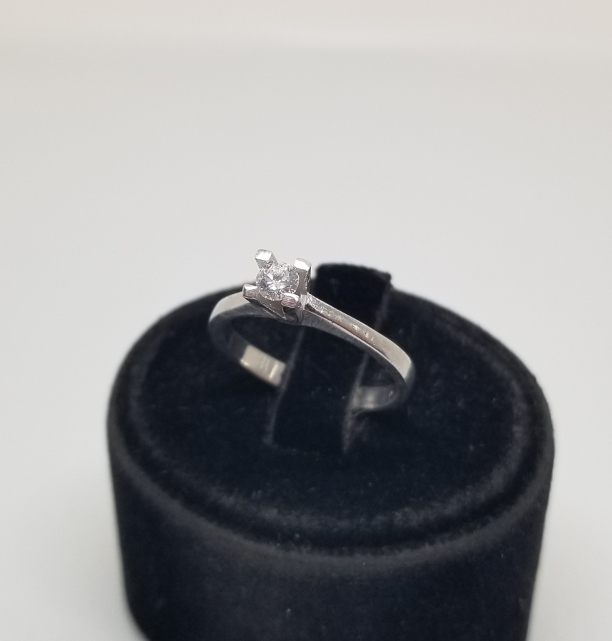 PIRLANTA TAŞLI TEKTAŞ MODEL YÜZÜK